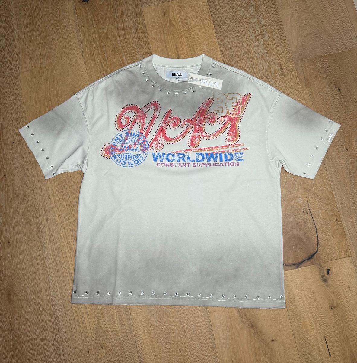 Duaa UPPER HAND TEE SHIRT (STONE)